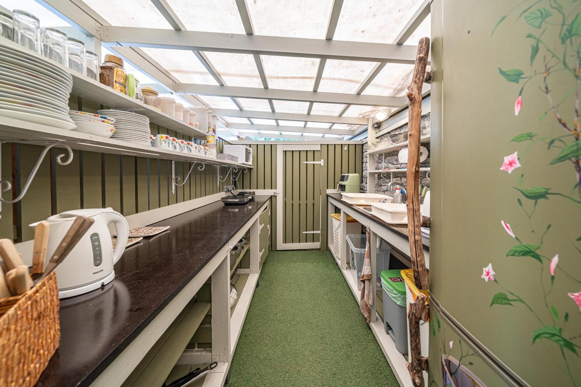 City Center Garden Camping Талин Екстериор снимка